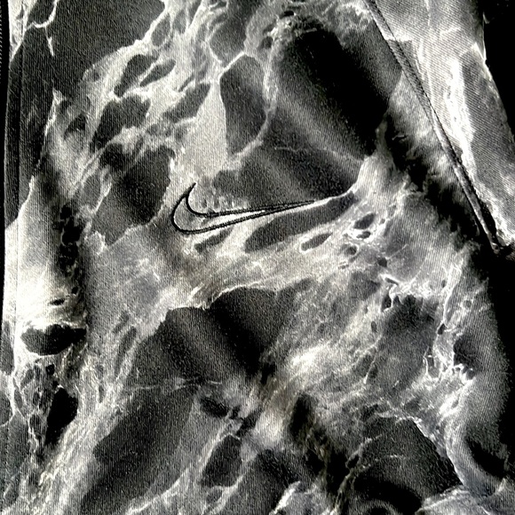 2xl Nike dri fit smoked out hoodie hard to find - Picture 4 of 5